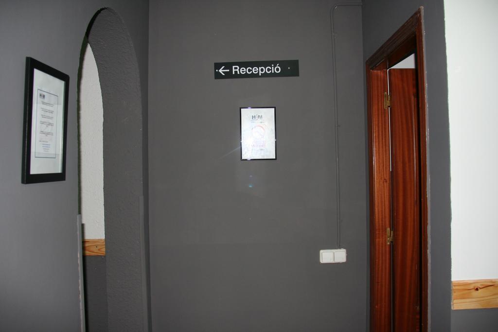 Hostal Restaurante Avenida De Madrid Terrassa Kültér fotó