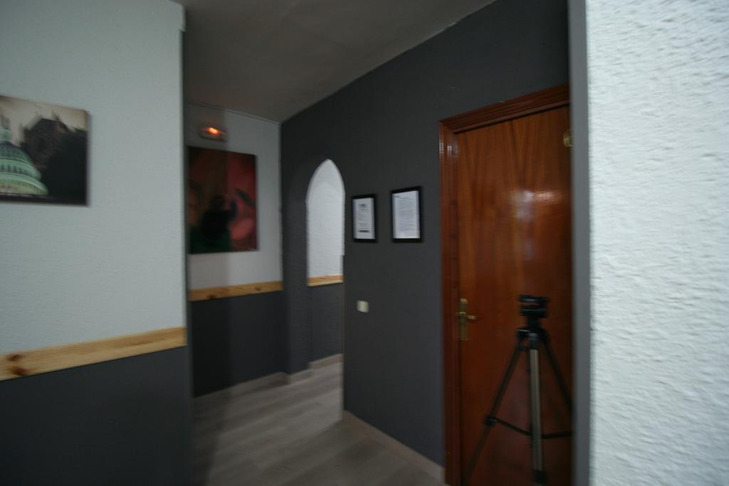 Hostal Restaurante Avenida De Madrid Terrassa Kültér fotó